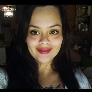 Meet your Posher, Monique